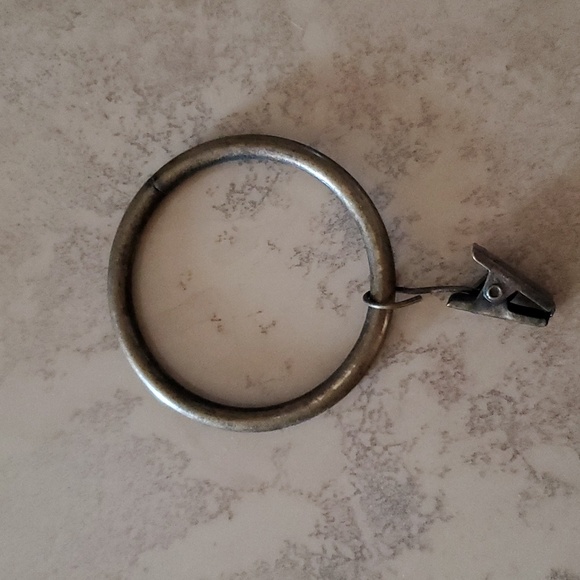 Set of (7) Antique Bronze Curtain/Drapery Rings w/Clips - Picture 2 of 3